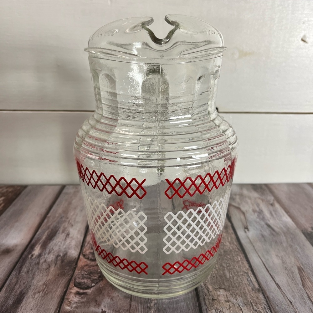 Glass Pitcher – Red Diamond Pattern - Picture 5 of 14